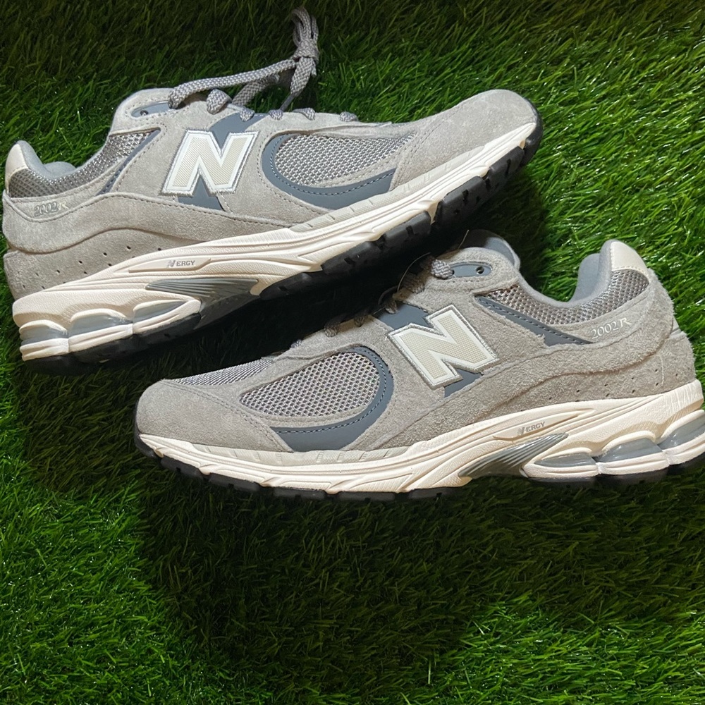 New Balance 200r Grey